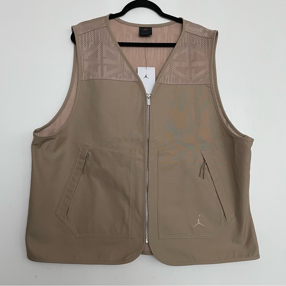 Jordan Men's Essential Vest Desert Camo Size XL